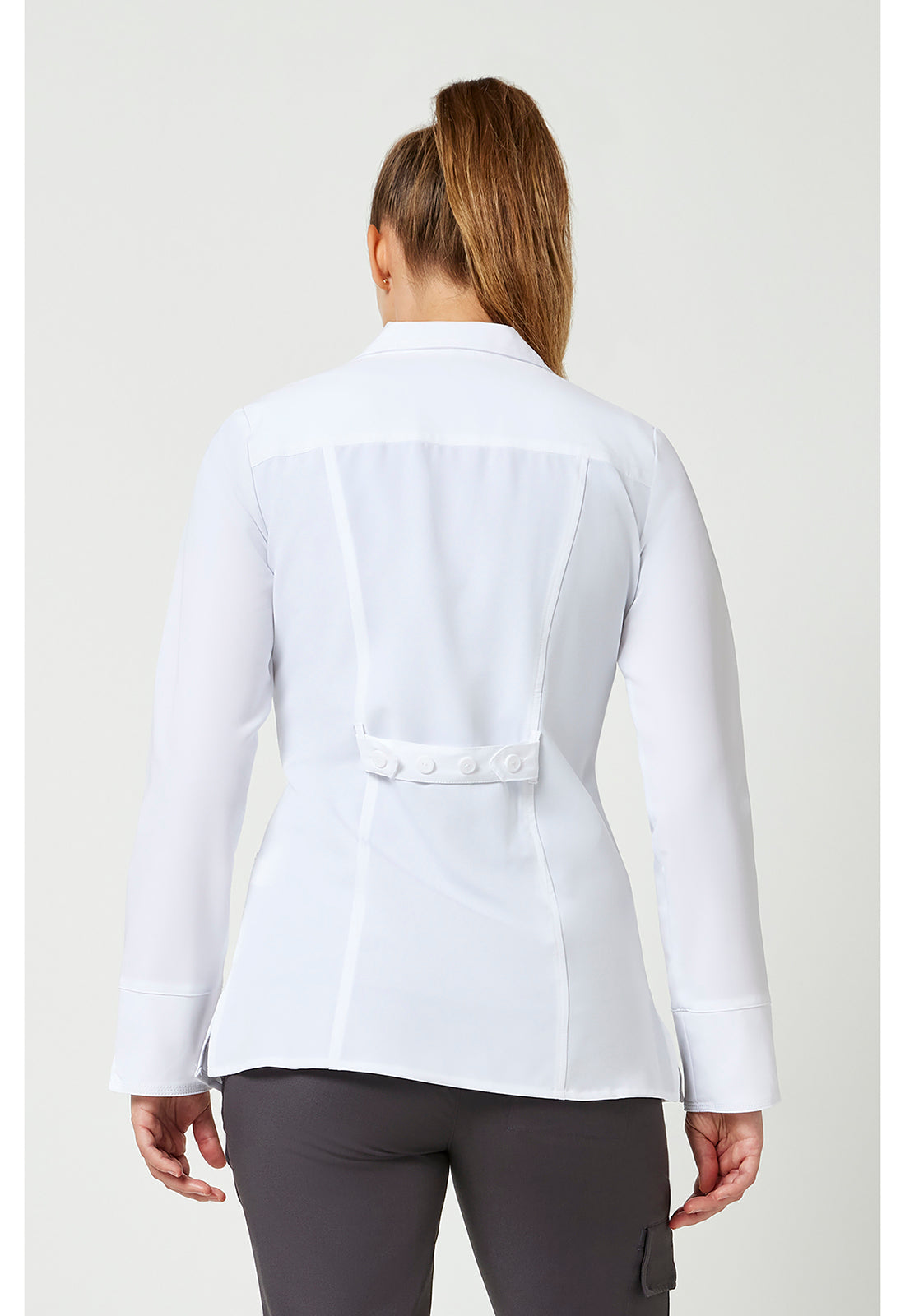 COLOR:WHITE