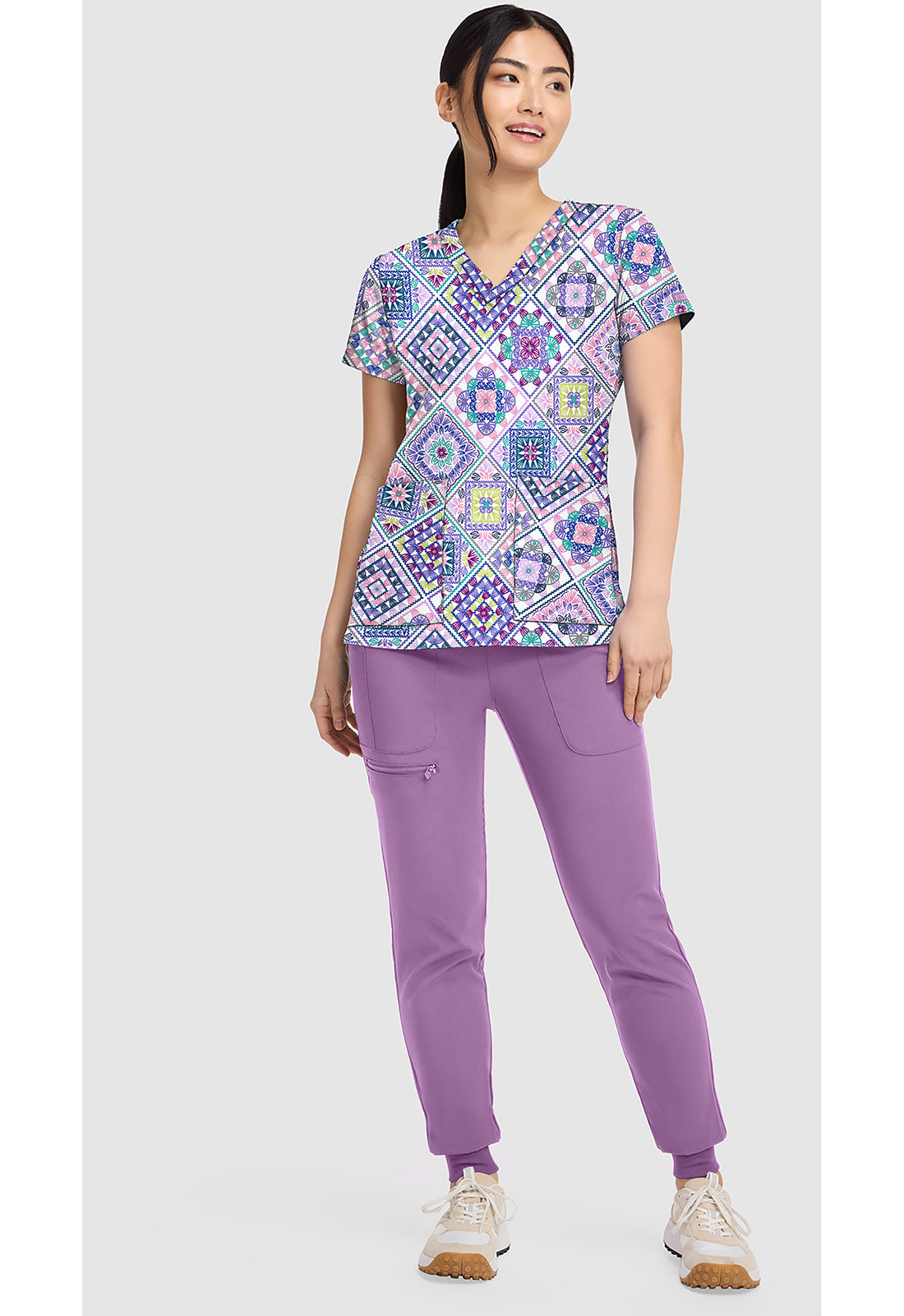 Polera clínica mujer Med Couture estampada CYDA MC8564, detalle 3 - Uniformes Clínicos Sami