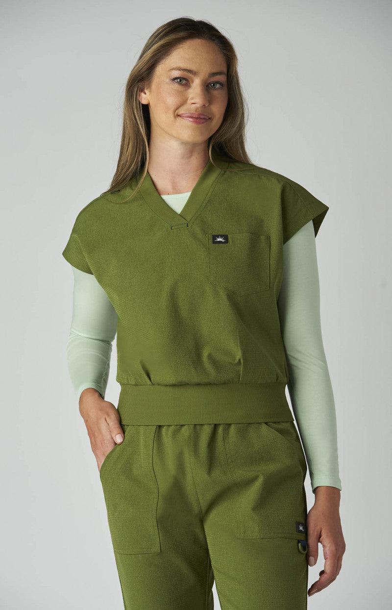 COLOR:Martini Olive