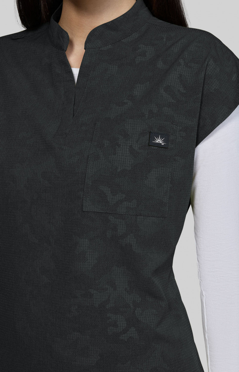 COLOR:Camo Black