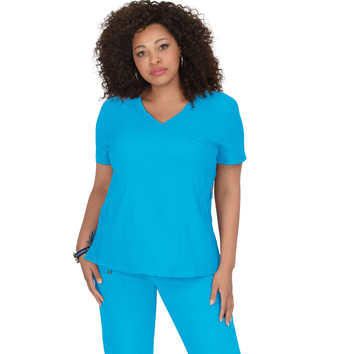 Polera Clínica Mujer 316 Koi Lite, color Celeste Eléctrico - Uniformes Clínicos Sami