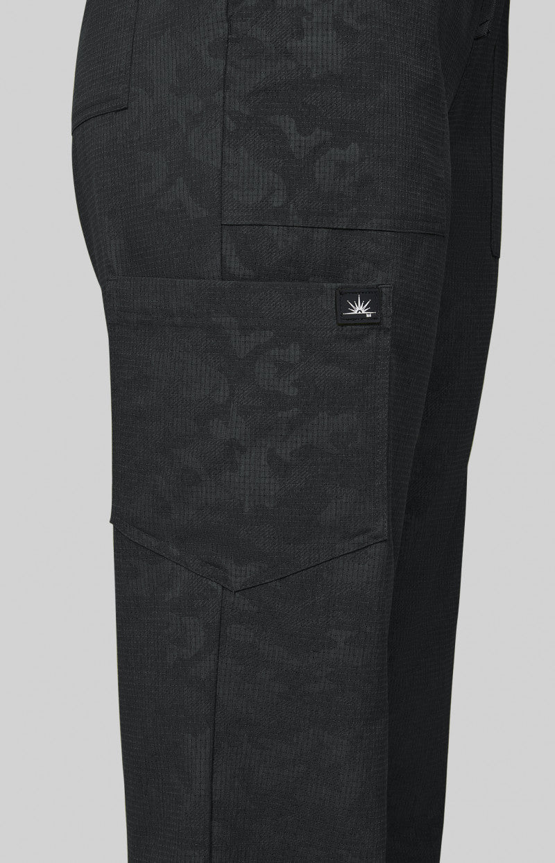 COLOR:Camo Black