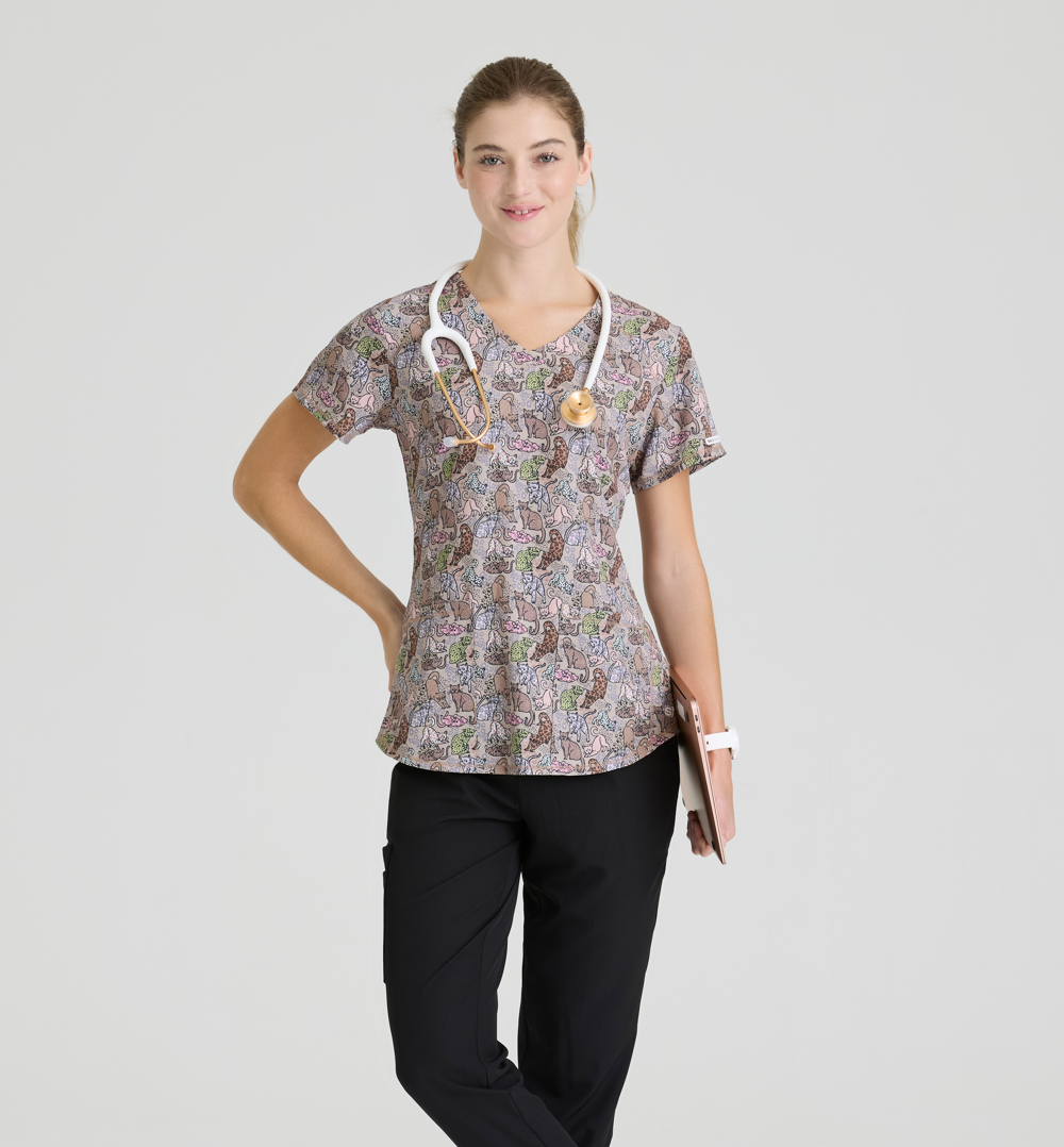 Polera Clínica Mujer estampada SKT021 KINDS OF LEOPARD AKOL SKECHERS