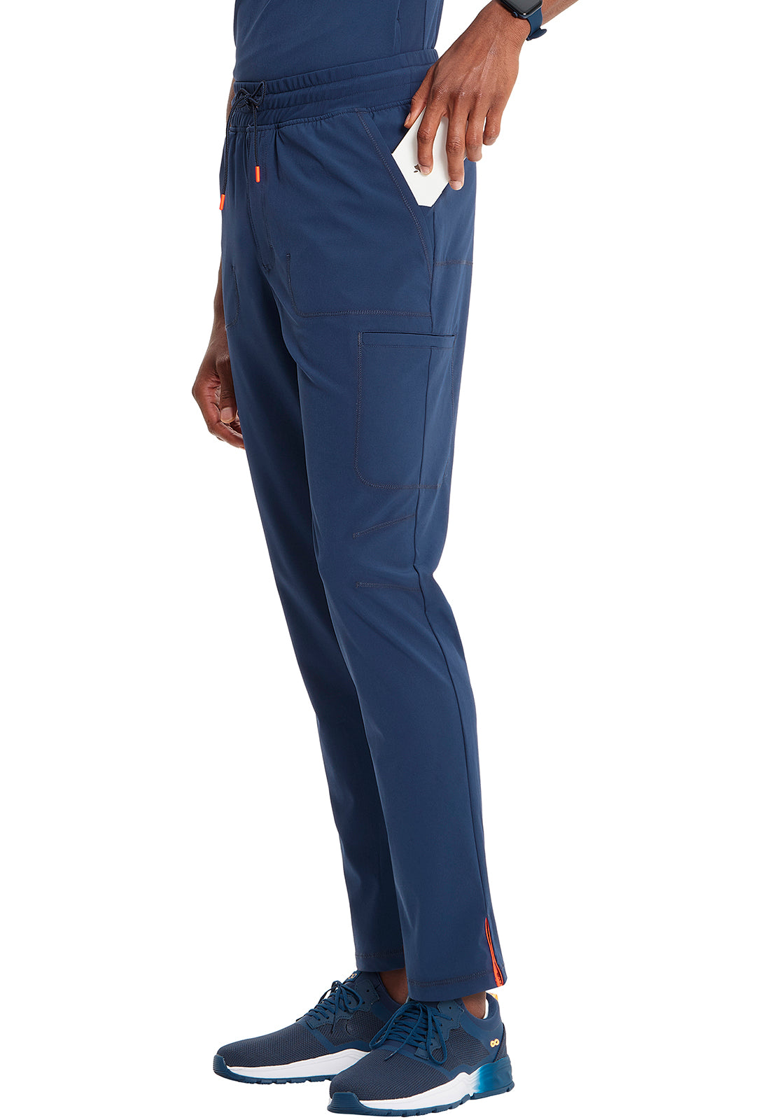 Pantalón clínico hombre azul marino Cherokee Infinity Navy GNR8 IN200A, vista trasera - Uniformes Clínicos Sami