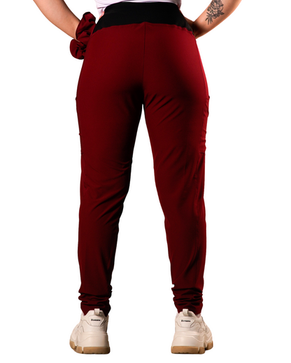 Pantalón clínico mujer Vino Valere Flex 5022, vista trasera - Uniformes Clínicos Sami