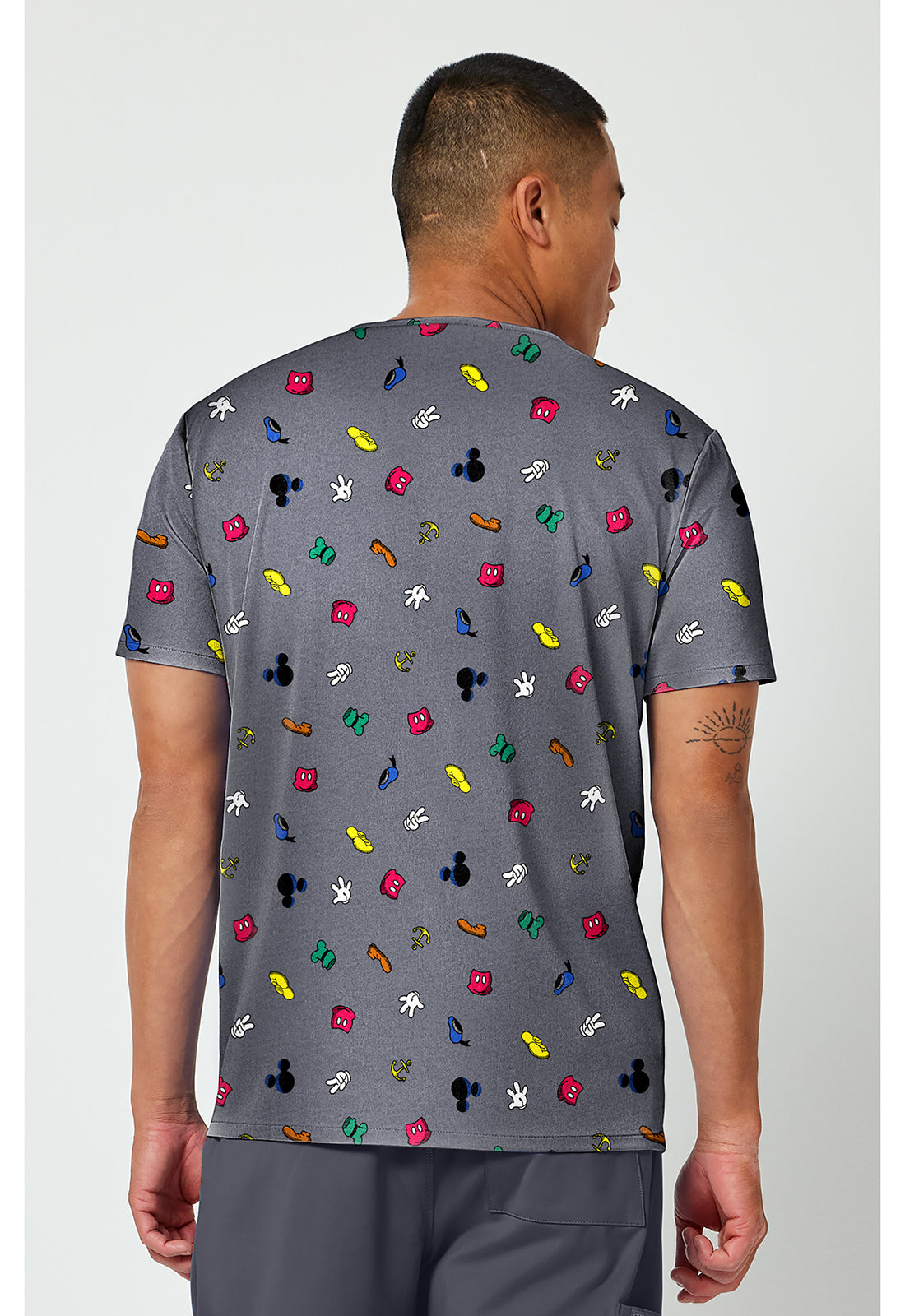 Polera clínica hombre Tooniforms estampada MKXB TF788, vista trasera - Uniformes Clínicos Sami