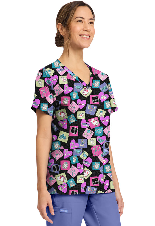 Polera clínica mujer Cherokee Estampada HTHB CK856 - Uniformes Clínicos Sami