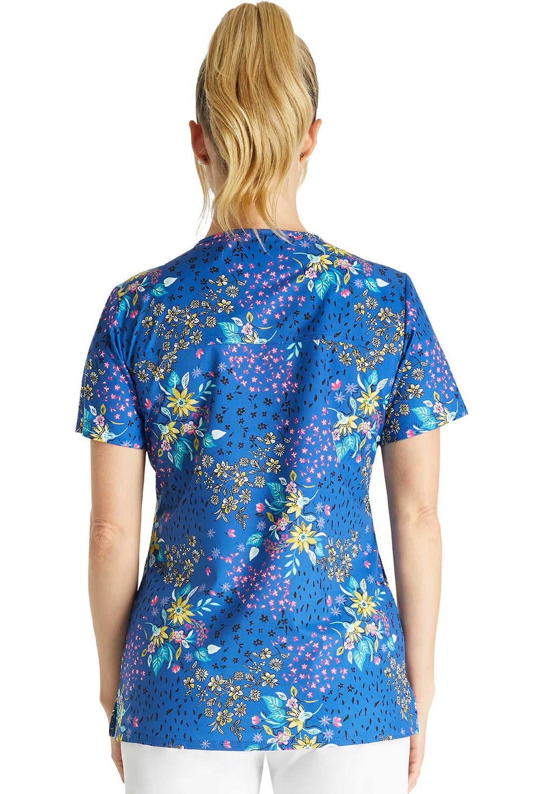 Polera clínica mujer Cherokee Estampada PWKP CK671, vista trasera - Uniformes Clínicos Sami