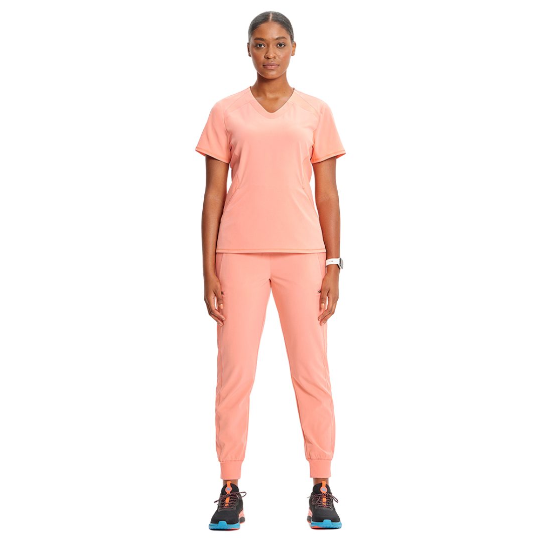Polera clínica mujer coral Cherokee Infinity IN620a Electric EECR, vista trasera - Uniformes Clínicos Sami