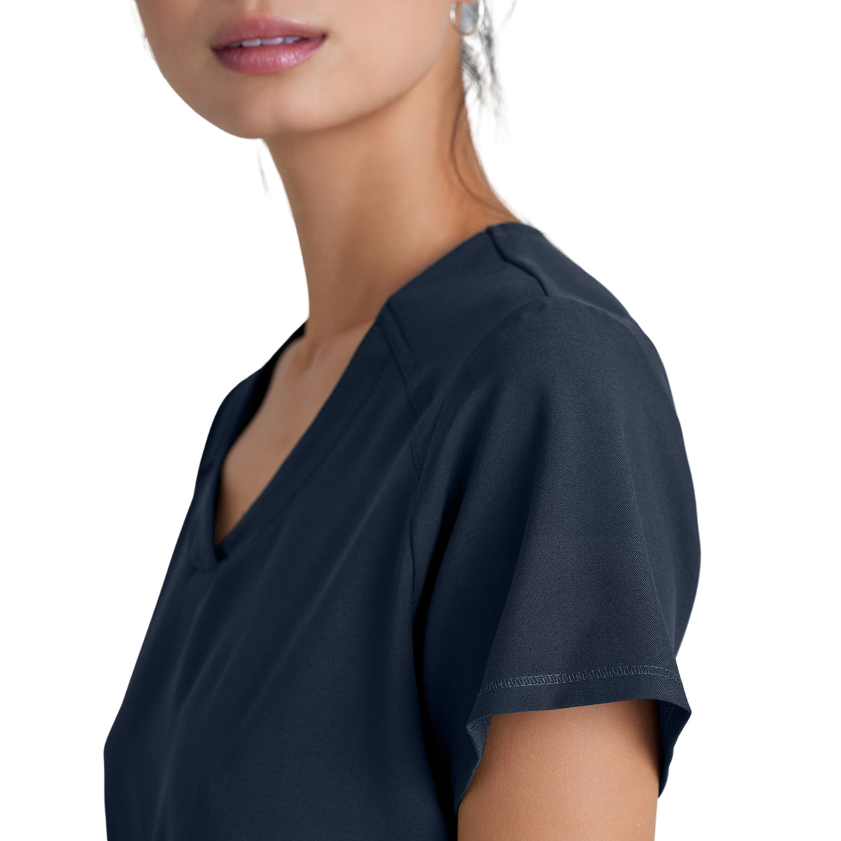 Polera clínica mujer Grey's Anatomy Evolve GSST180, detalle 3 - Uniformes Clínicos Sami