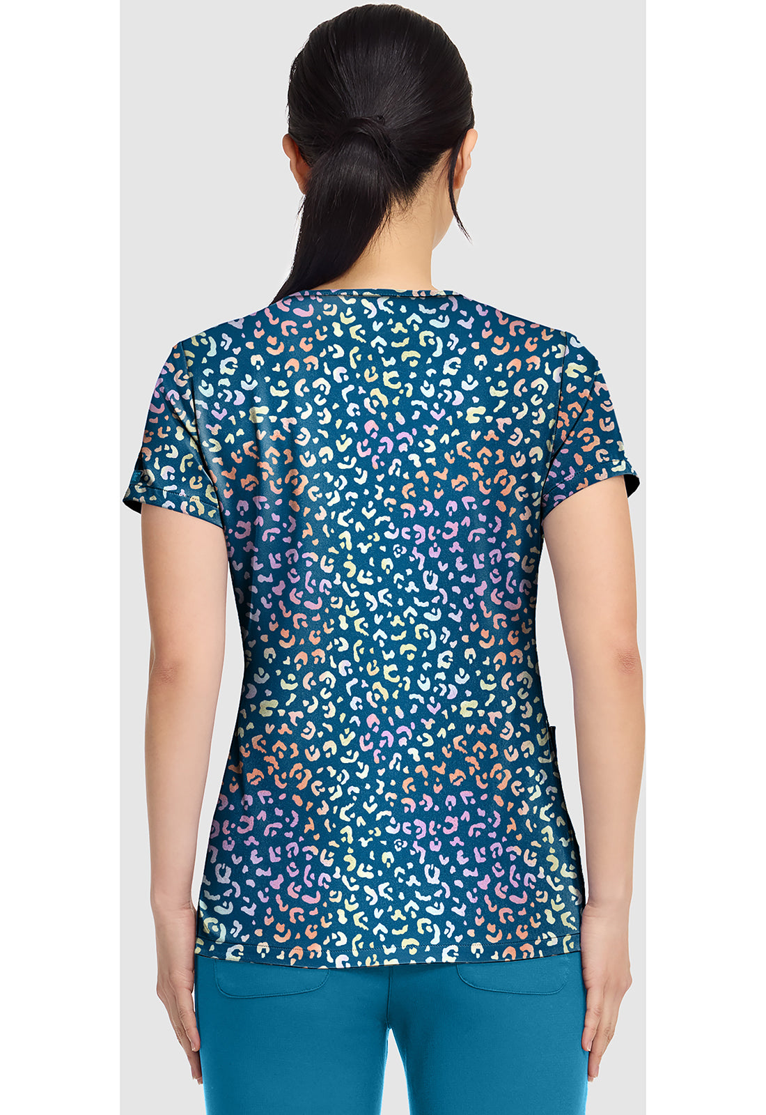 Polera clínica mujer Med Couture estampada MLCC MC8564, detalle 2 - Uniformes Clínicos Sami
