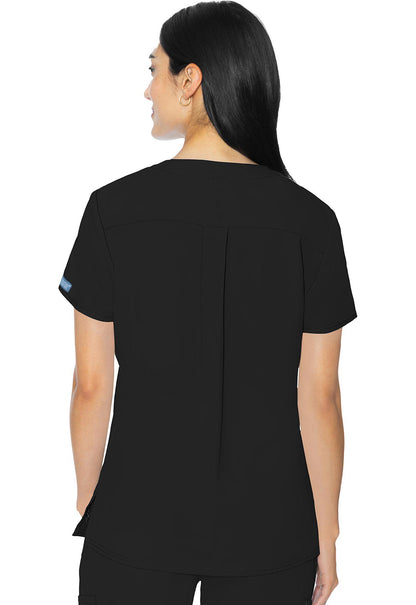 Polera clínica mujer Med Couture Insight MC2411, detalle 3 - Uniformes Clínicos Sami