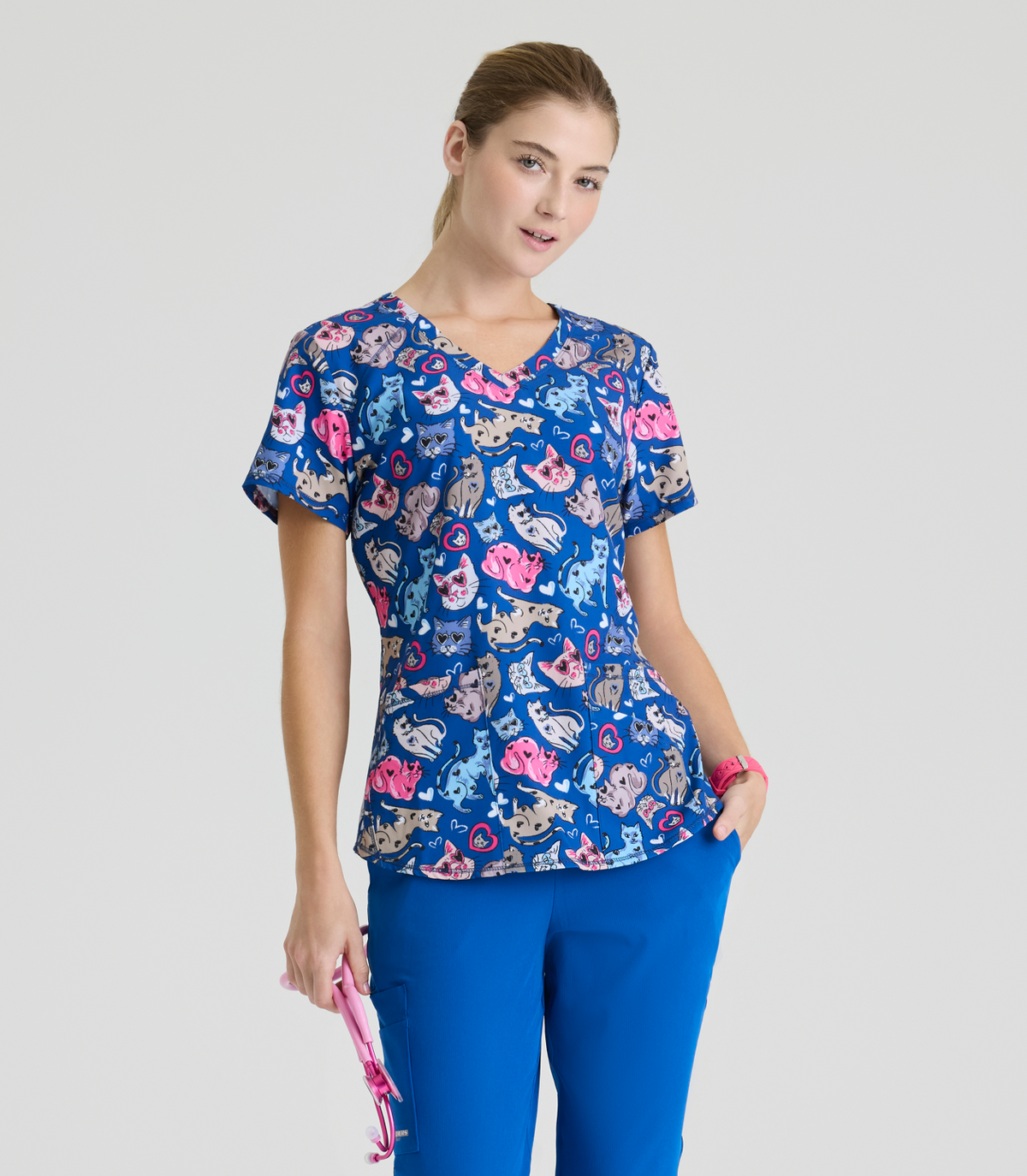 Polera clínica mujer Skechers by Barco Estampada LOVE KITTIES SKT021 - Uniformes Clínicos Sami