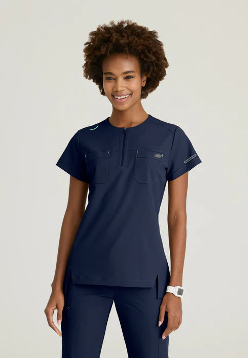 Polera clínica mujer Skechers by Barco Ripstop SKT284, detalle 3 - Uniformes Clínicos Sami
