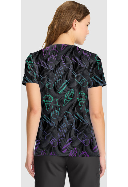 Polera clínica mujer Tooniforms Estampada LHAY TF626, vista trasera - Uniformes Clínicos Sami