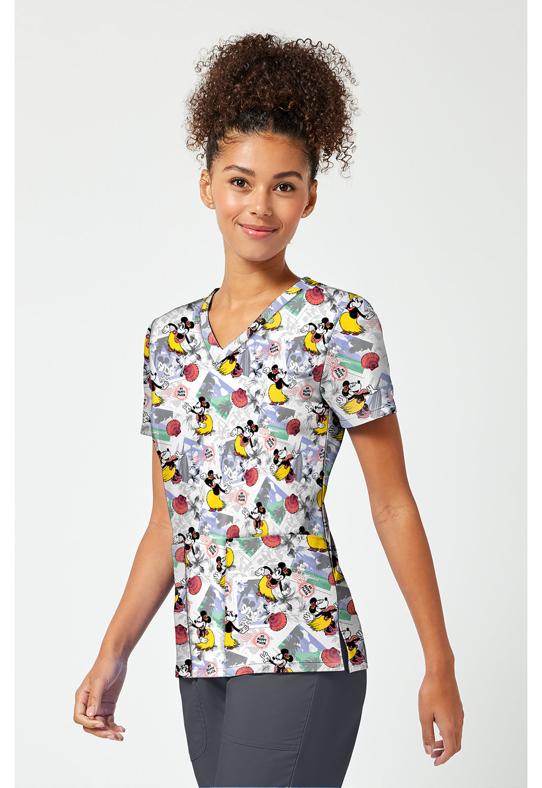 Polera clínica mujer Tooniforms estampada MKZL TF796, vista trasera - Uniformes Clínicos Sami