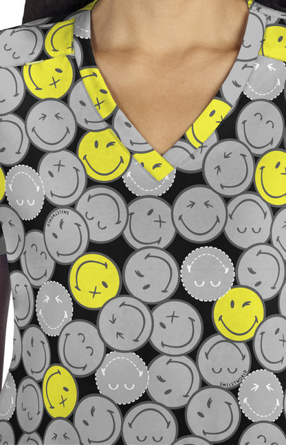 COLOR:Smiling All Around